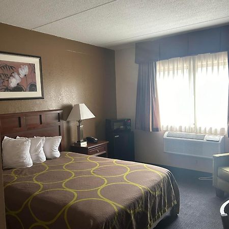 Super 8 by Wyndham Manchester Airport Exterior foto