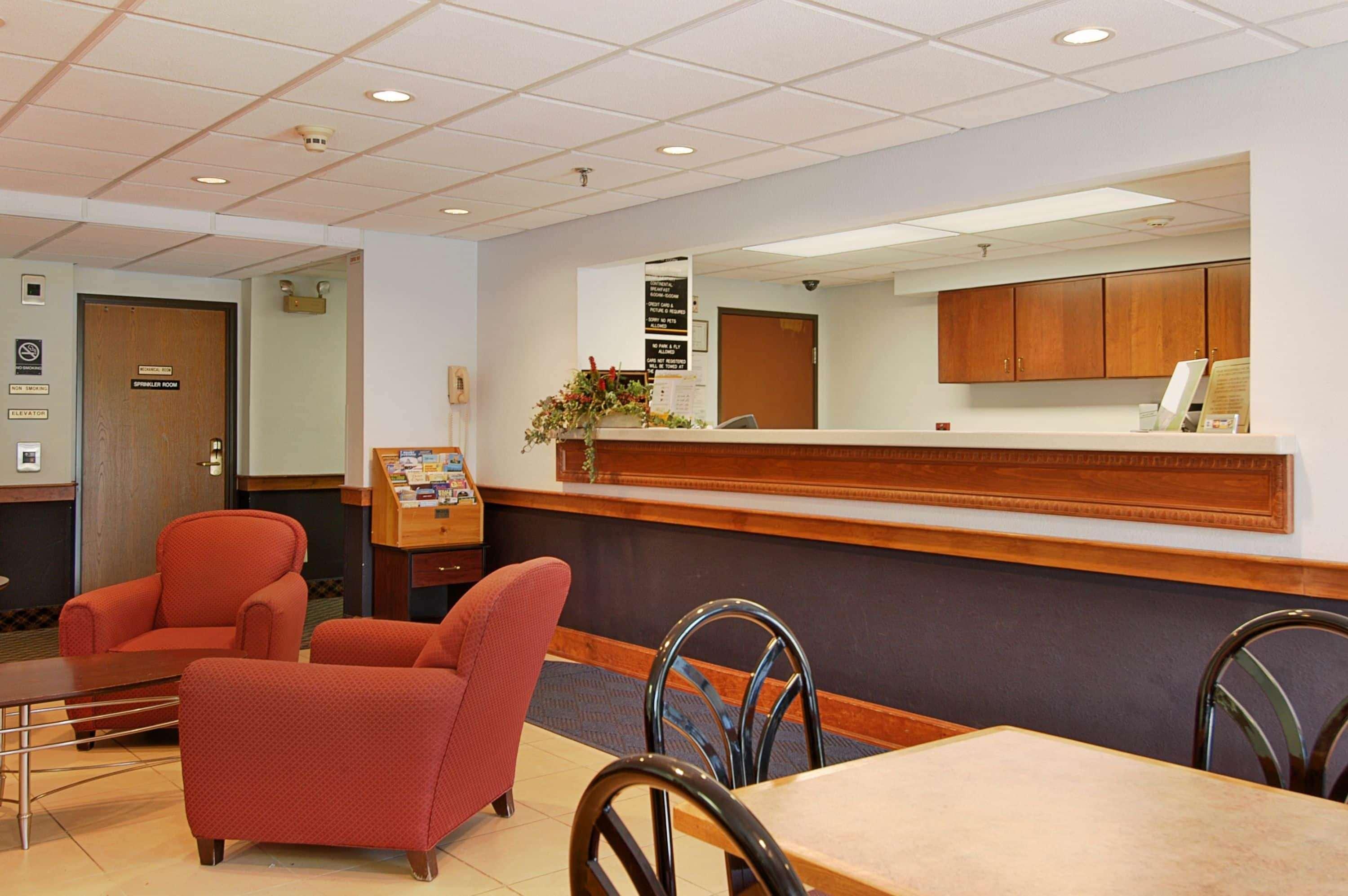 Super 8 by Wyndham Manchester Airport Interior foto
